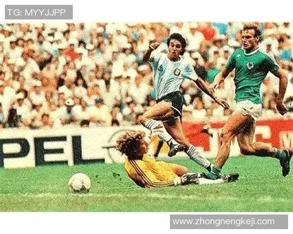 足球明星的个人物品收纳展示及其背后的故事解析