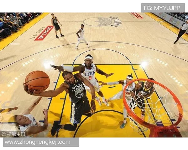 布里斯班子弹与老鹰的激烈对决谁将赢得这场篮球盛宴 布里斯班子弹与老鹰的激烈对决谁将赢得这场篮球盛宴